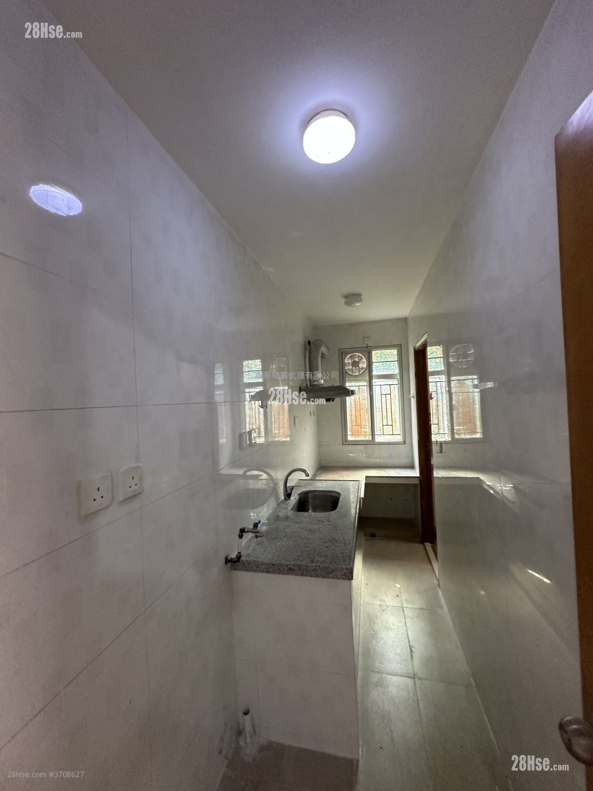 紫田村 租盘 1 房 , 1 浴室 350 平方尺