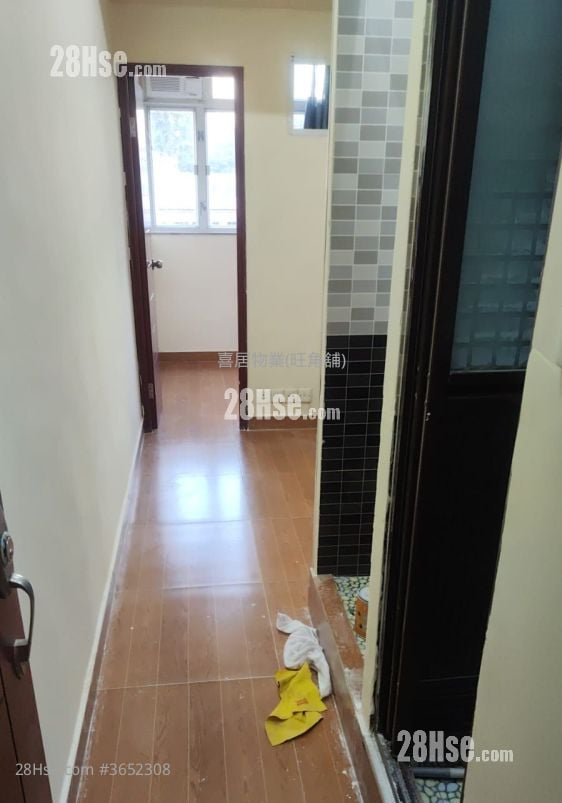 Kin Wong Mansion Sell 4 Bedrooms , 4 Bathrooms 666 ft²