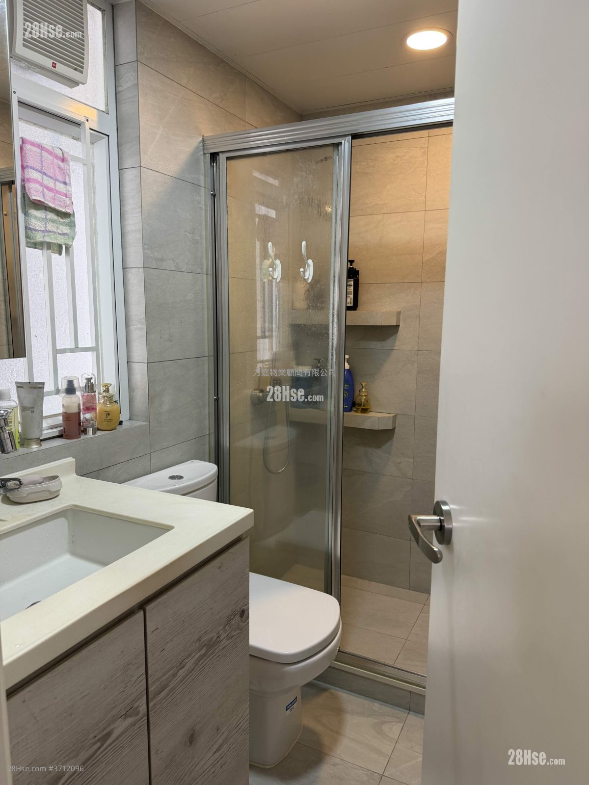 興漢大廈 售盤 4 房 , 2 浴室 907 平方呎