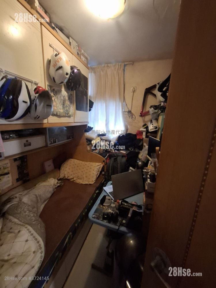 Kam Ying Court Sell 3 Bedrooms , 1 Bathroom 554 ft²