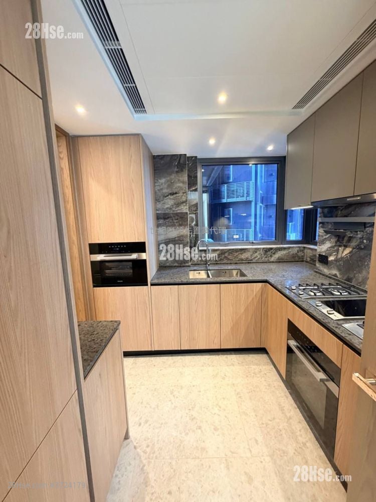 In One Sell 3 Bedrooms , 3 Bathrooms 940 ft²