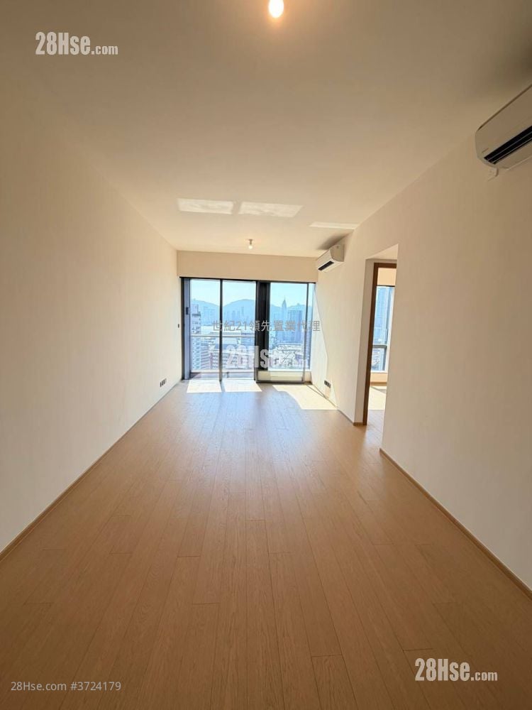 In One Sell 3 Bedrooms , 3 Bathrooms 940 ft²