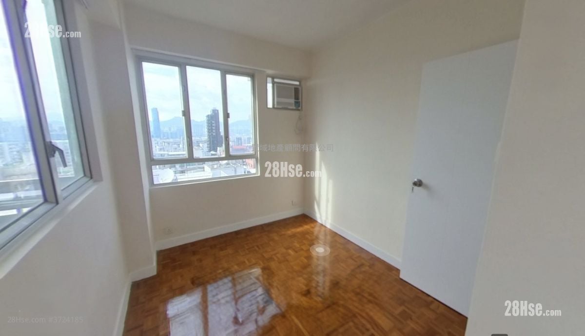 建华花园 售盘 2 房 , 1 浴室 398 平方尺