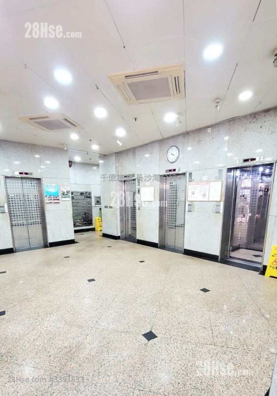 Cosmopolitan Centre Sell 389 ft²