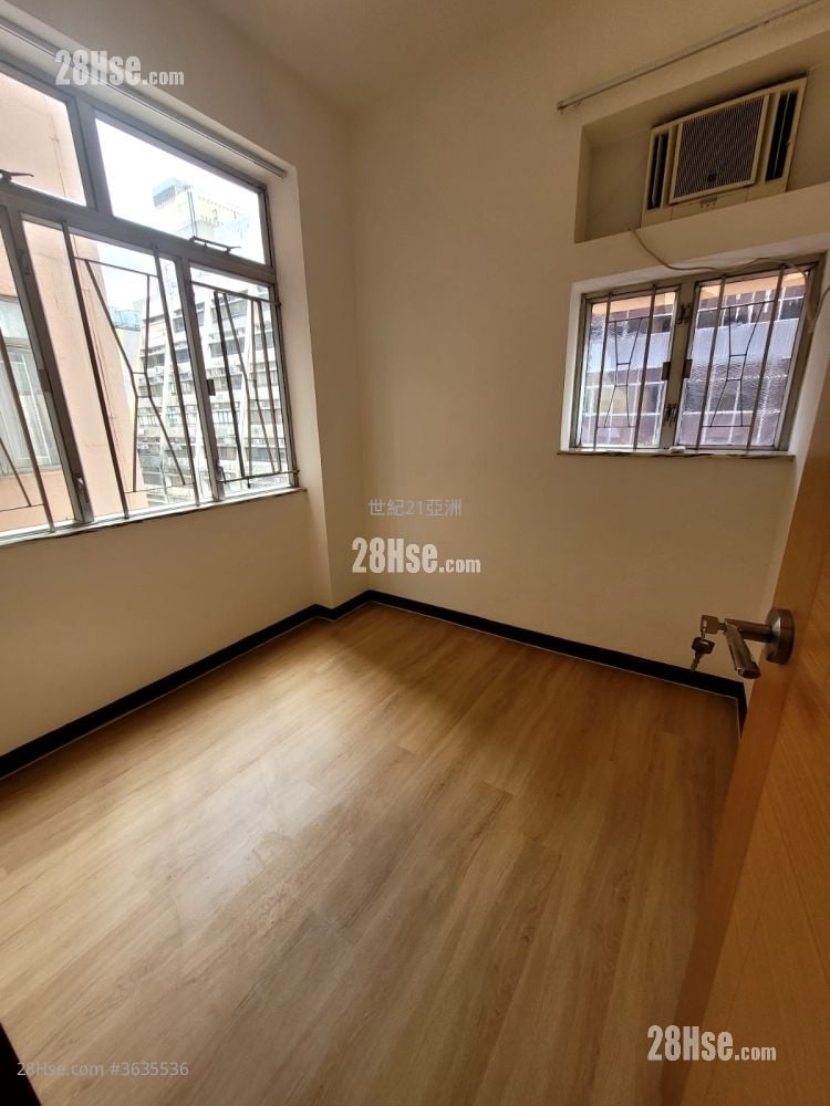 Lok Sing Centre Sell 2 Bedrooms , 1 Bathroom 343 ft²