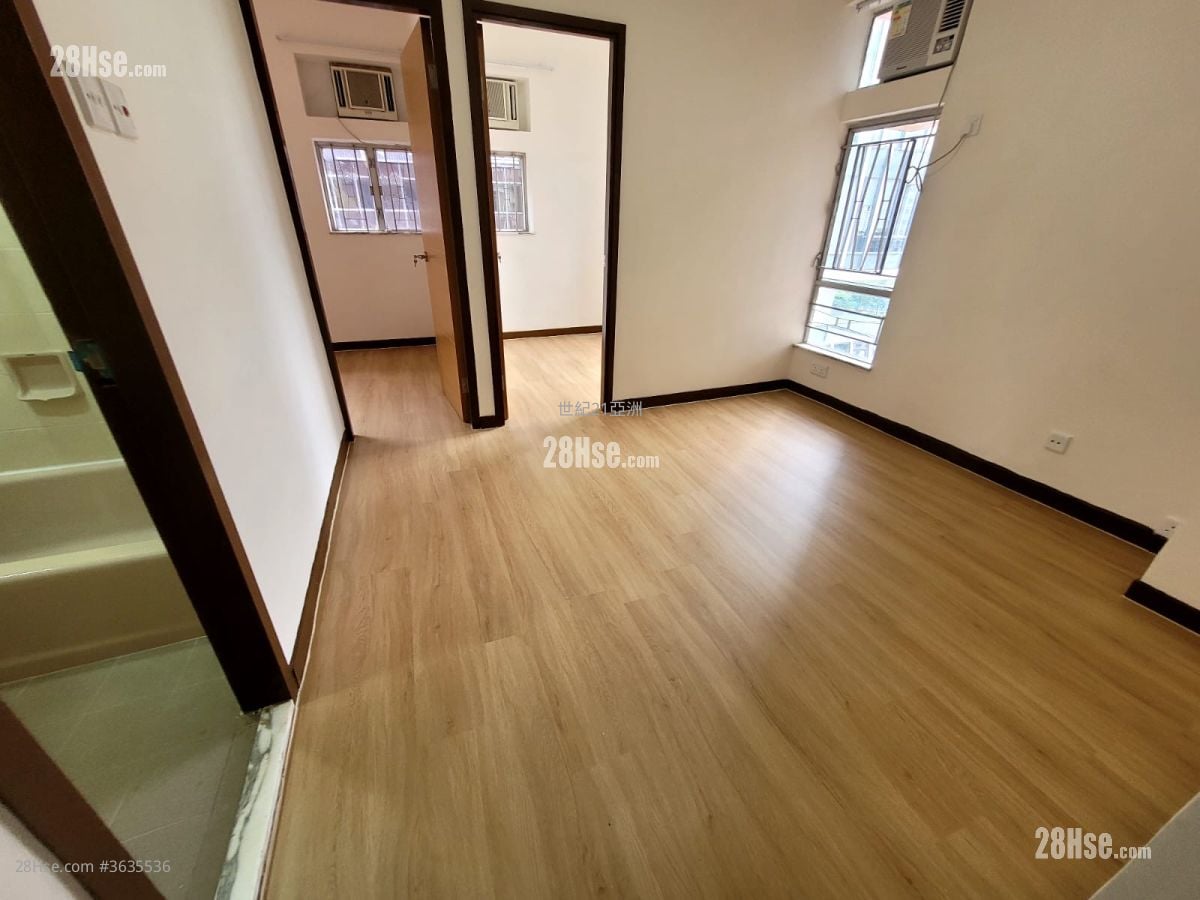 Lok Sing Centre Sell 2 Bedrooms , 1 Bathroom 343 ft²