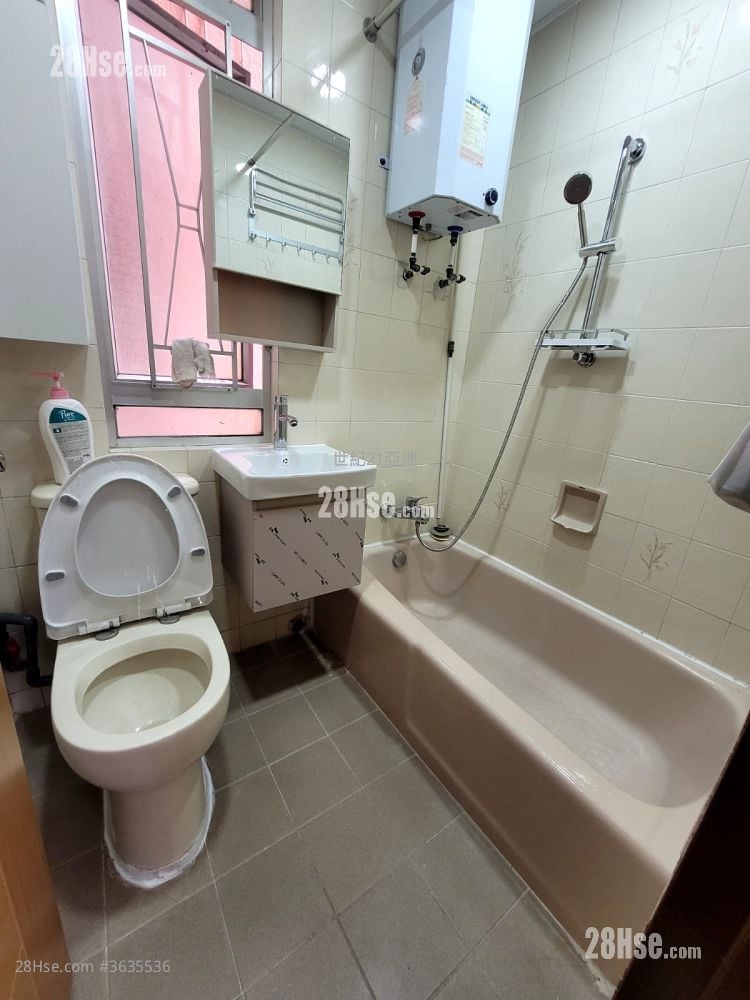 Lok Sing Centre Sell 2 Bedrooms , 1 Bathroom 343 ft²