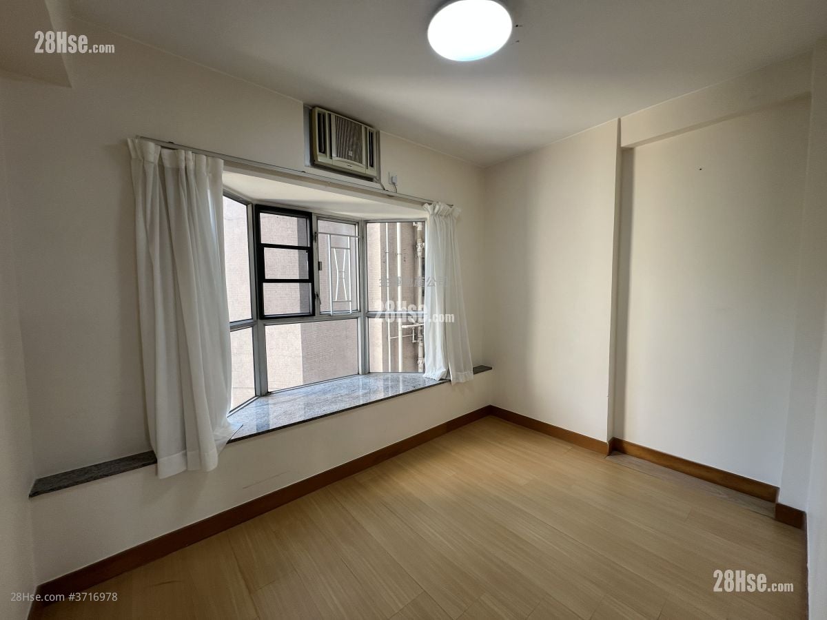 Dragon Inn Court Sell 3 Bedrooms , 2 Bathrooms 692 ft²