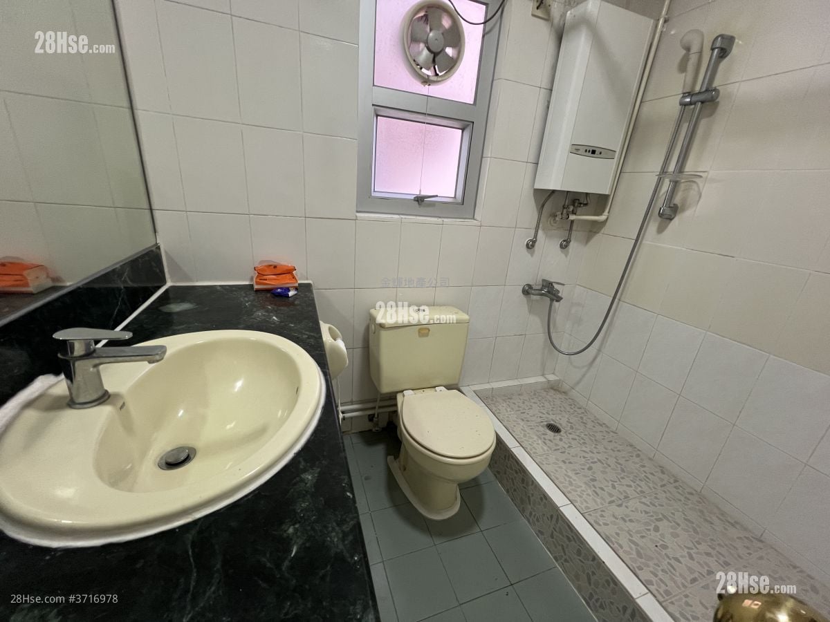 Dragon Inn Court Sell 3 Bedrooms , 2 Bathrooms 692 ft²