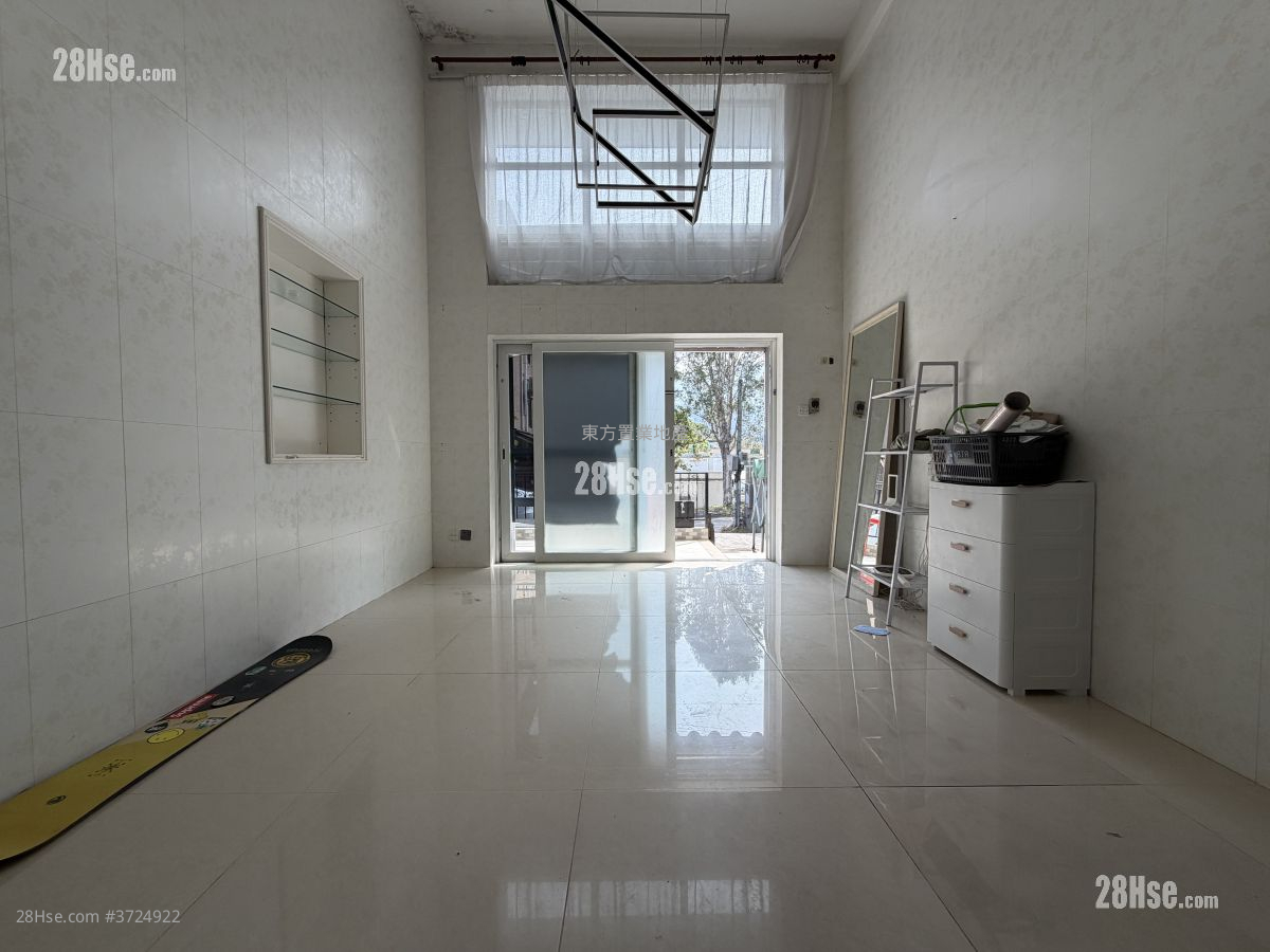 村屋 售盤 4 房 , 3 浴室 1,350 平方呎