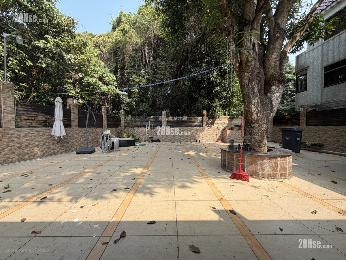 村屋 售盤 4 房 , 3 浴室 1,350 平方呎