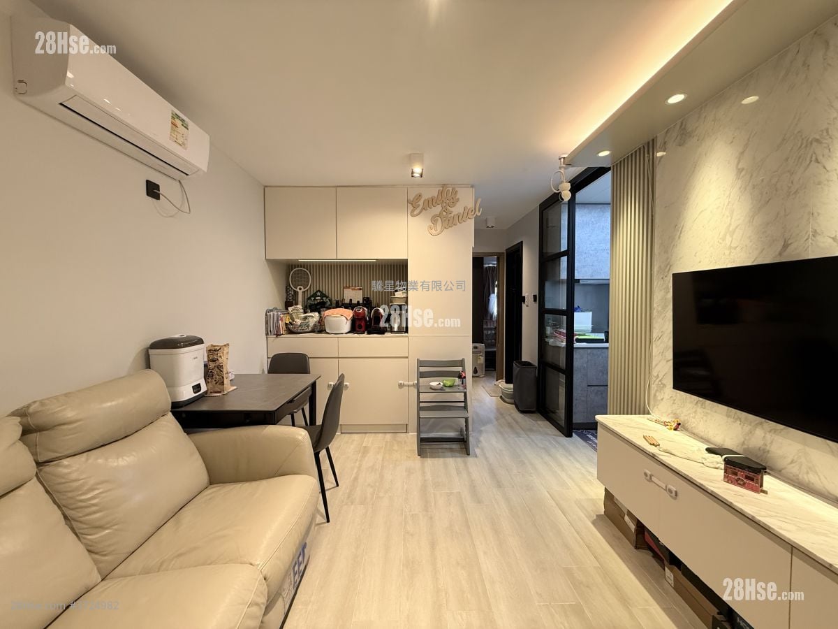 村屋 售盘 2 房 , 1 浴室 400 平方尺