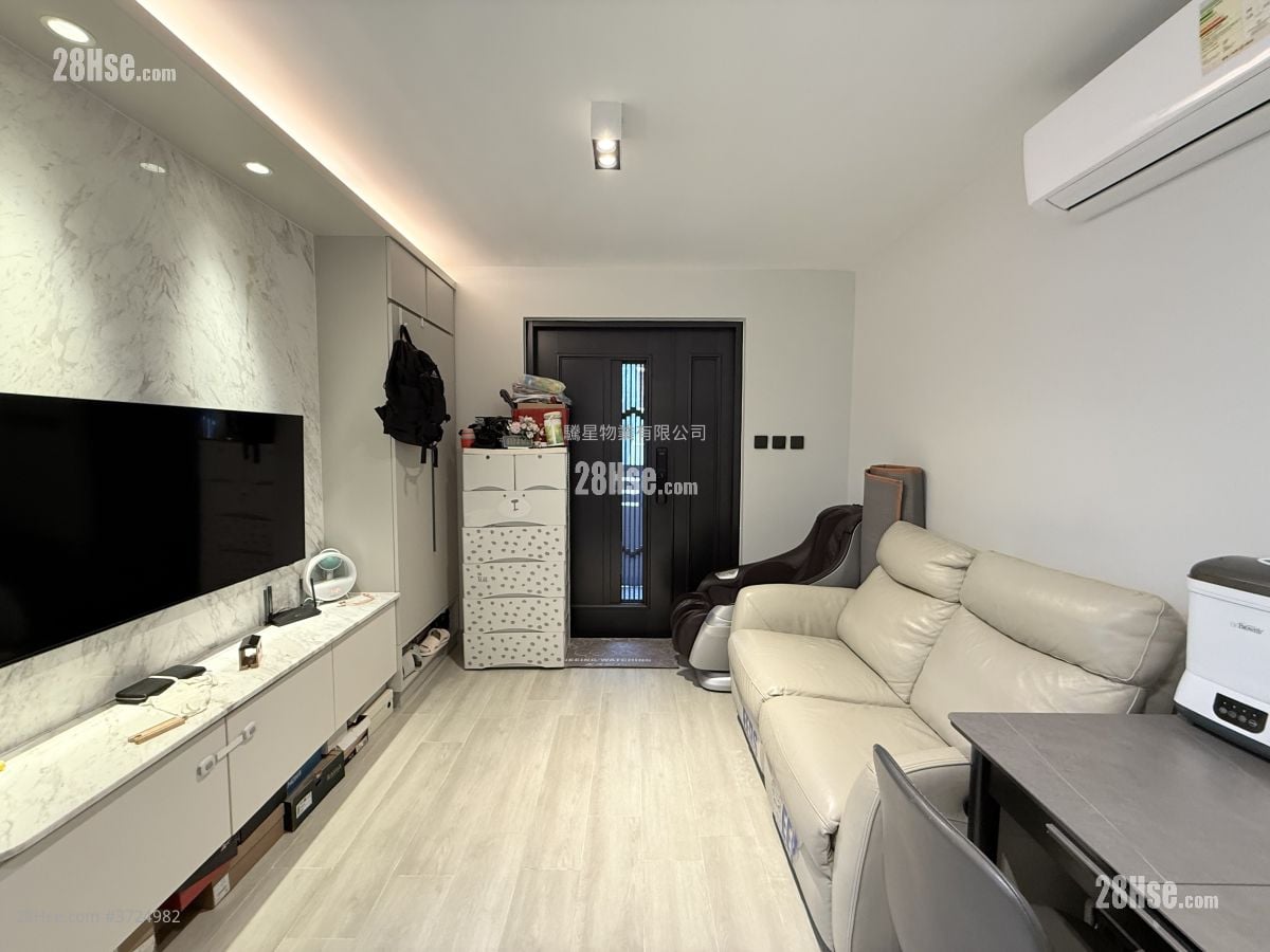 村屋 售盘 2 房 , 1 浴室 400 平方尺