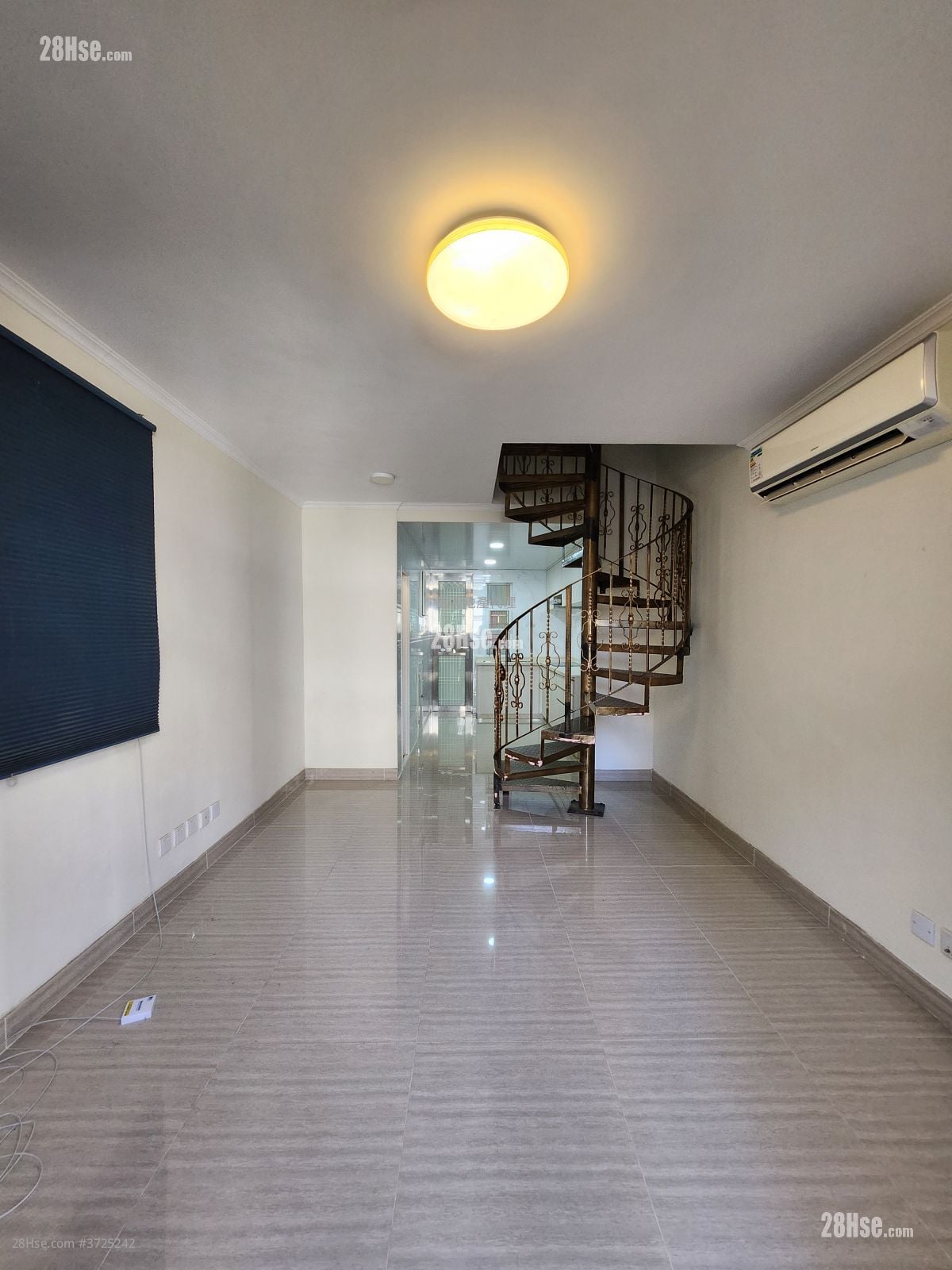 村屋 售盘 2 房 , 2 浴室