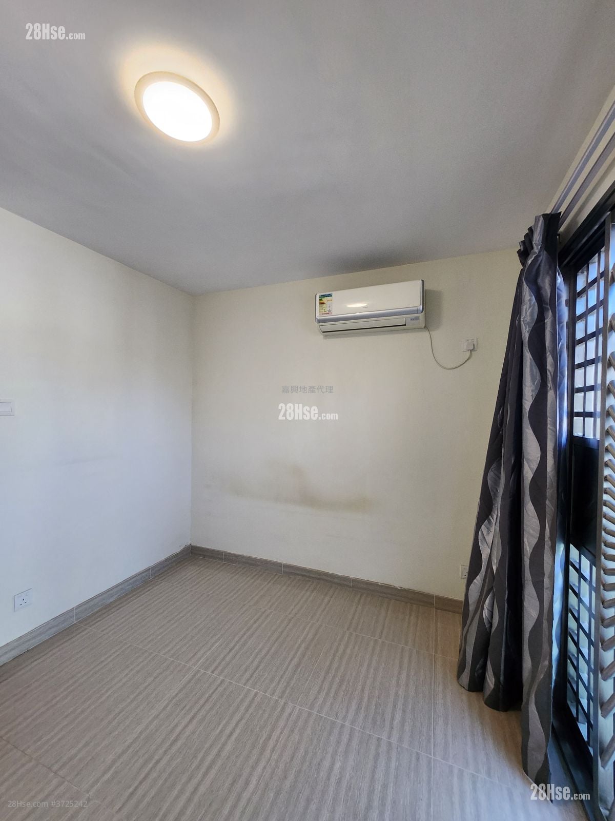 村屋 售盘 2 房 , 2 浴室