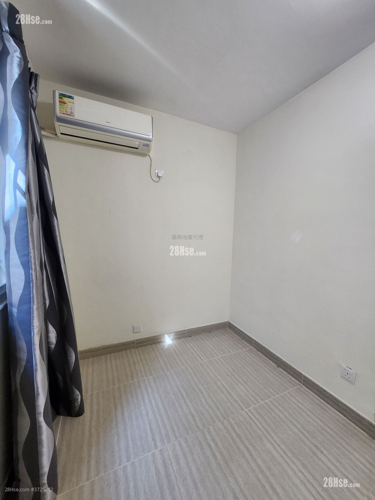 村屋 售盘 2 房 , 2 浴室