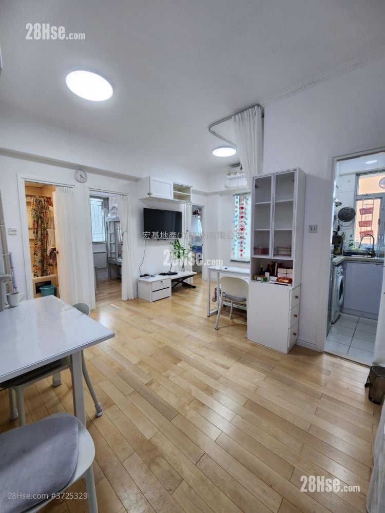 Genius Court Sell 2 Bedrooms , 1 Bathroom 454 ft²