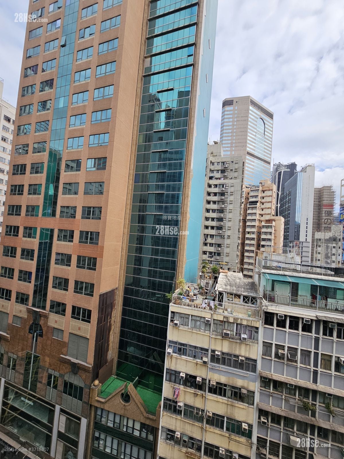 Apartment Sell 3 Bedrooms , 1 Bathroom 561 ft²