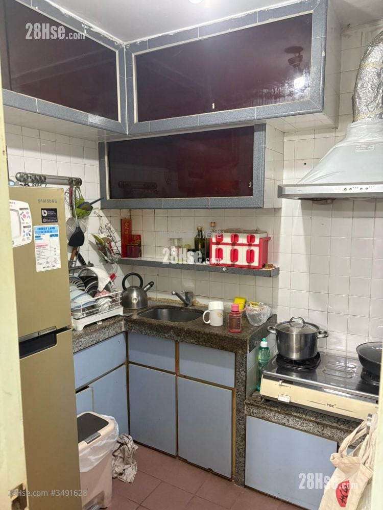 凤德邨 售盘 2 房 , 1 浴室 445 平方尺