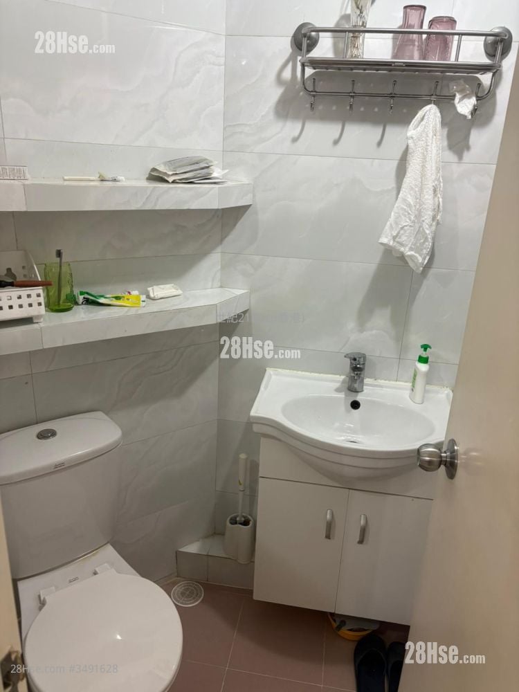 凤德邨 售盘 2 房 , 1 浴室 445 平方尺