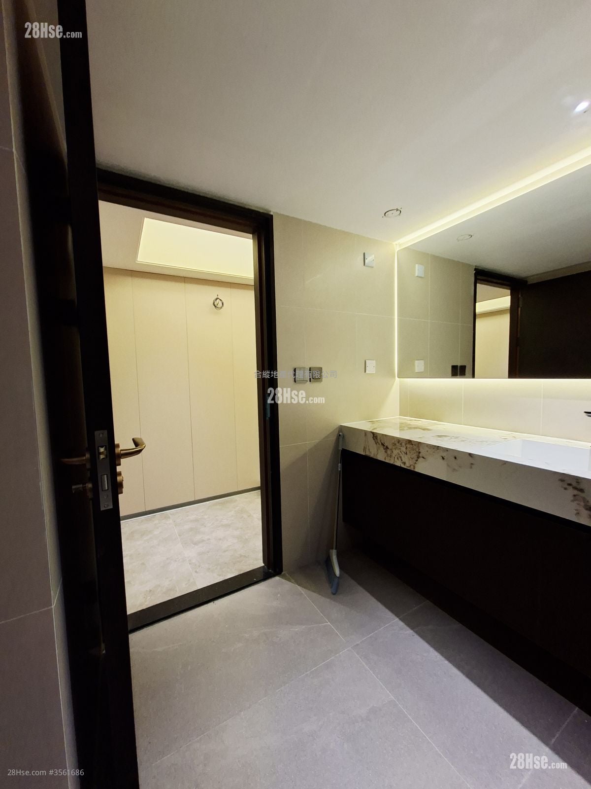 Liven House Rental 5+ Bedrooms , 5+ Toilets