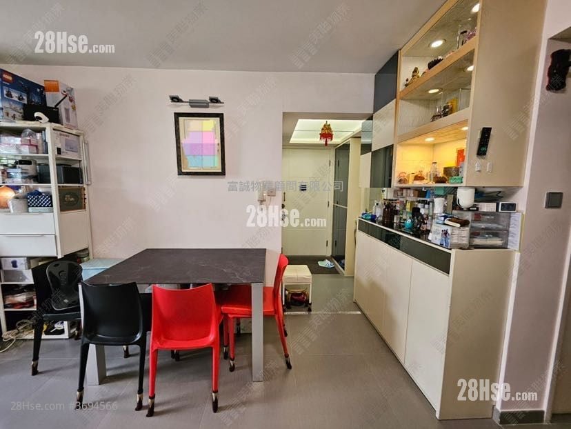 油翠苑 售盤 3 房 , 1 浴室 639 平方呎