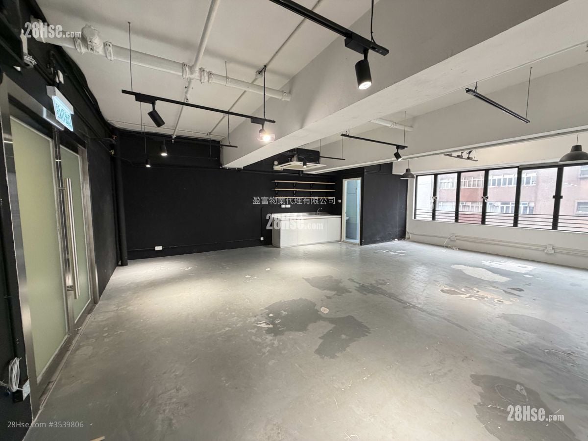 Pan Asia Centre Rental Studio , 2 Toilets