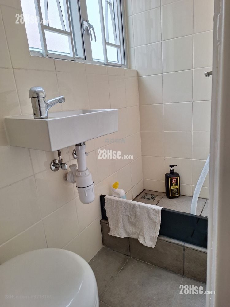 Yalford Building Rental Studio , 1 Bathroom 128 ft²