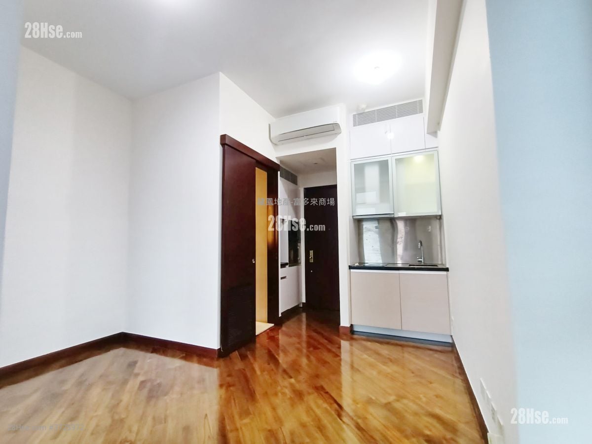 Park Summit Sell Studio , 1 Bathroom 274 ft²