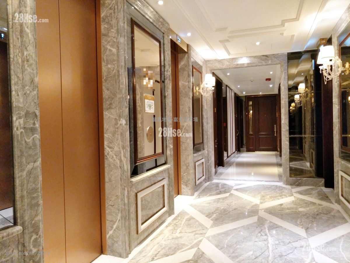 Park Summit Sell Studio , 1 Bathroom 274 ft²