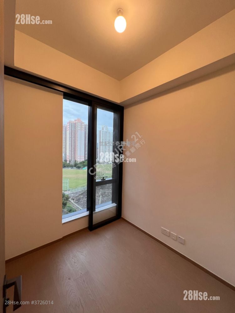 bedroom 2: Onmantin Rental 3 Bedrooms , 3 Bathrooms 783 ft²