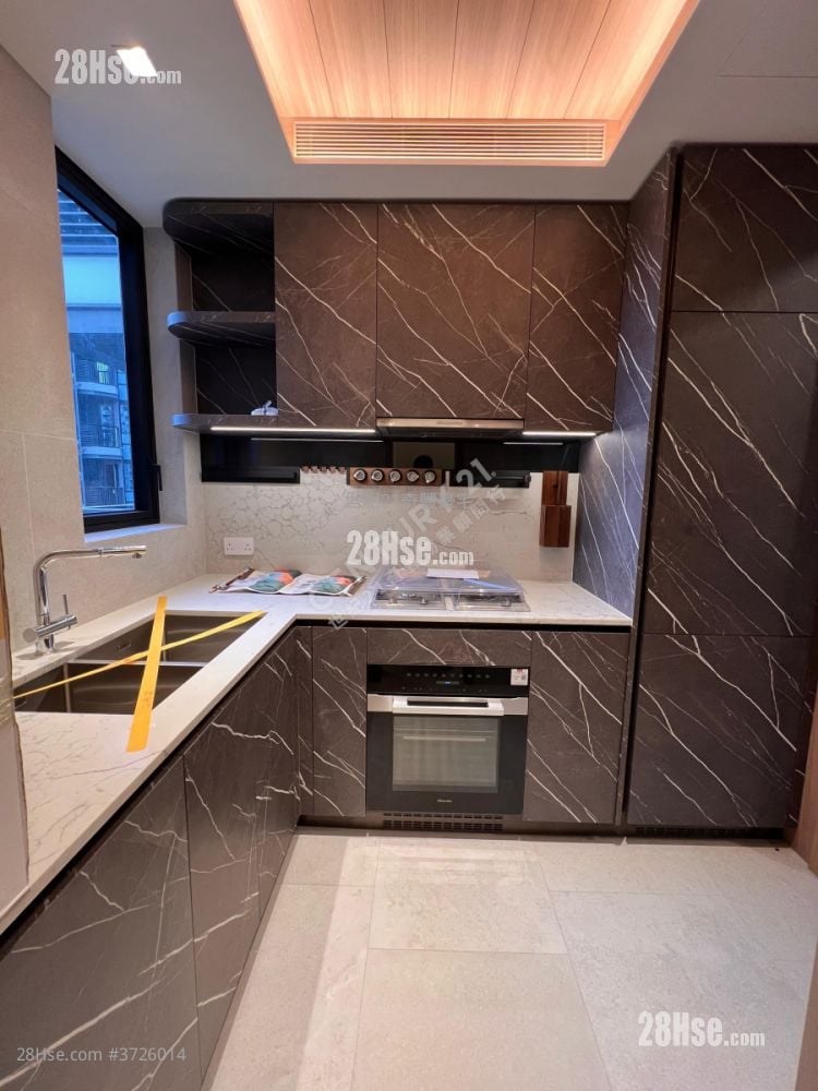 kitchen: Onmantin Rental 3 Bedrooms , 3 Bathrooms 783 ft²