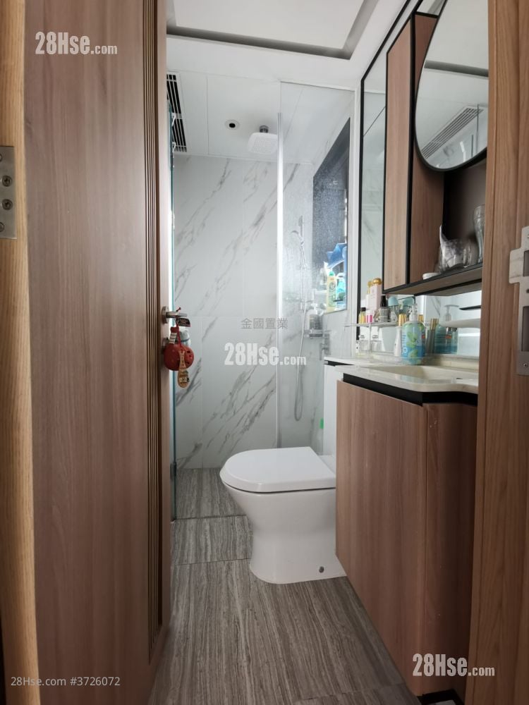 Arbour Sell 2 Bedrooms , 2 Bathrooms 511 ft²