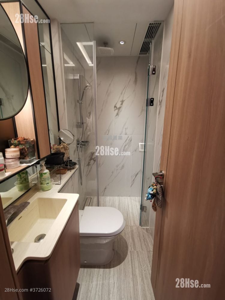 Arbour Sell 2 Bedrooms , 2 Bathrooms 511 ft²