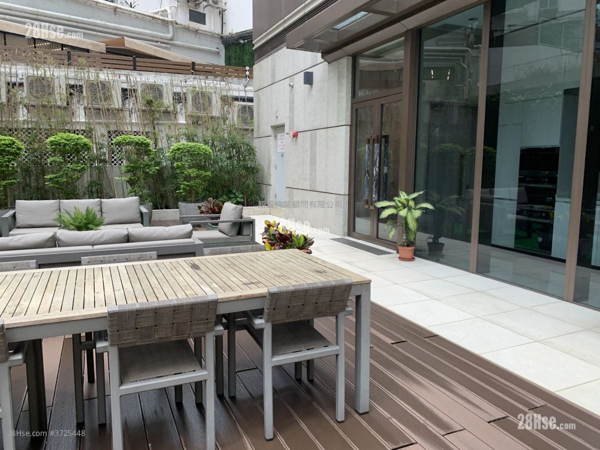 Monti Sell 1 Bedroom , 1 Bathroom 386 ft²