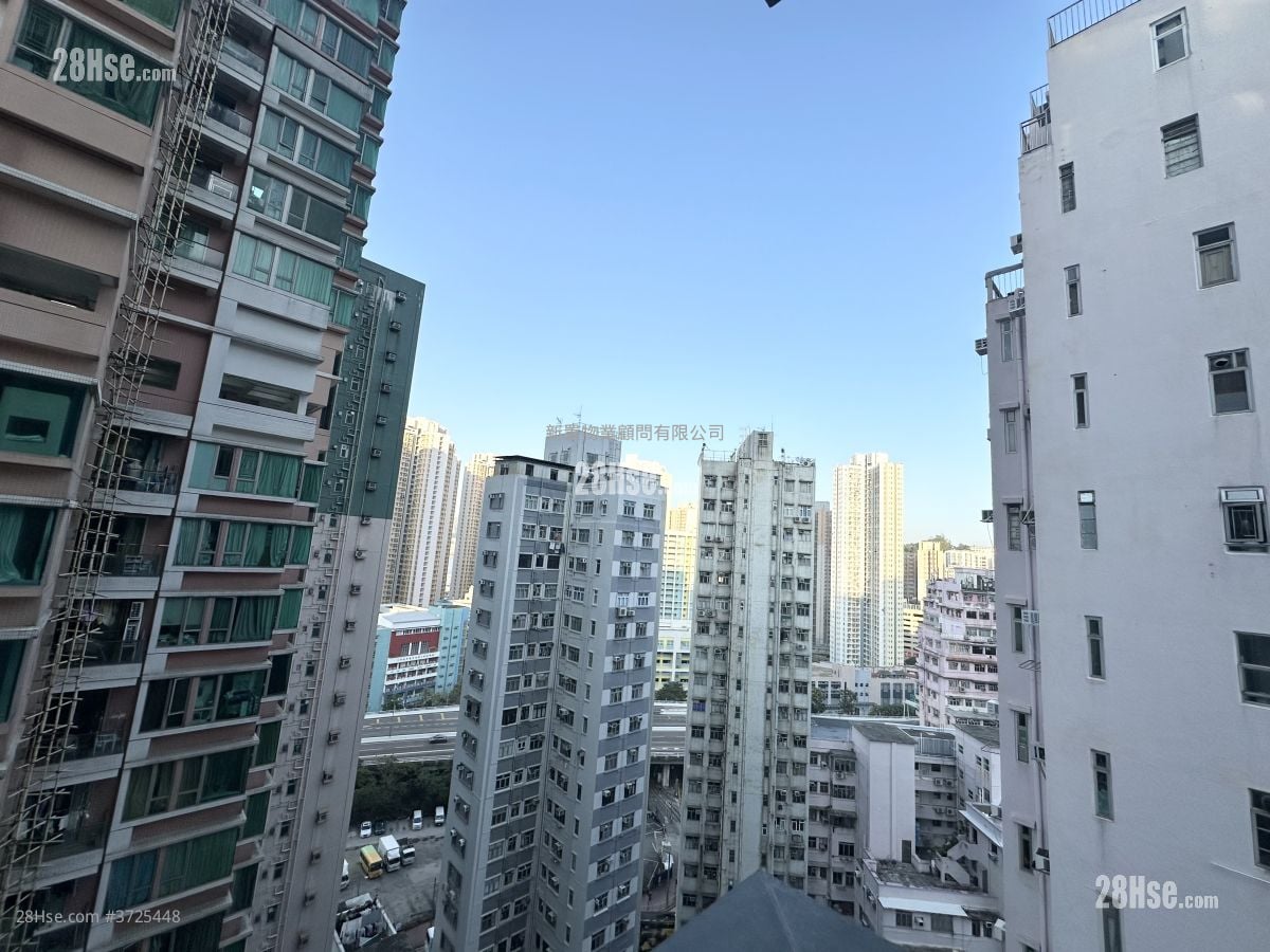 Monti Sell 1 Bedroom , 1 Bathroom 386 ft²