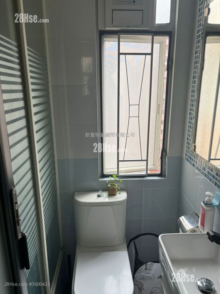 Sun Sing Centre Sell 2 Bedrooms , 1 Bathroom 293 ft²