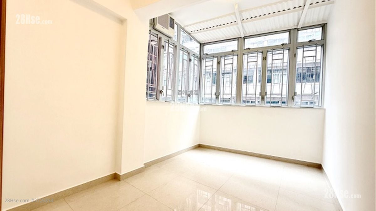 221-221A Wan Chai Road Sell 4 Bedrooms , 2 Bathrooms 784 ft²