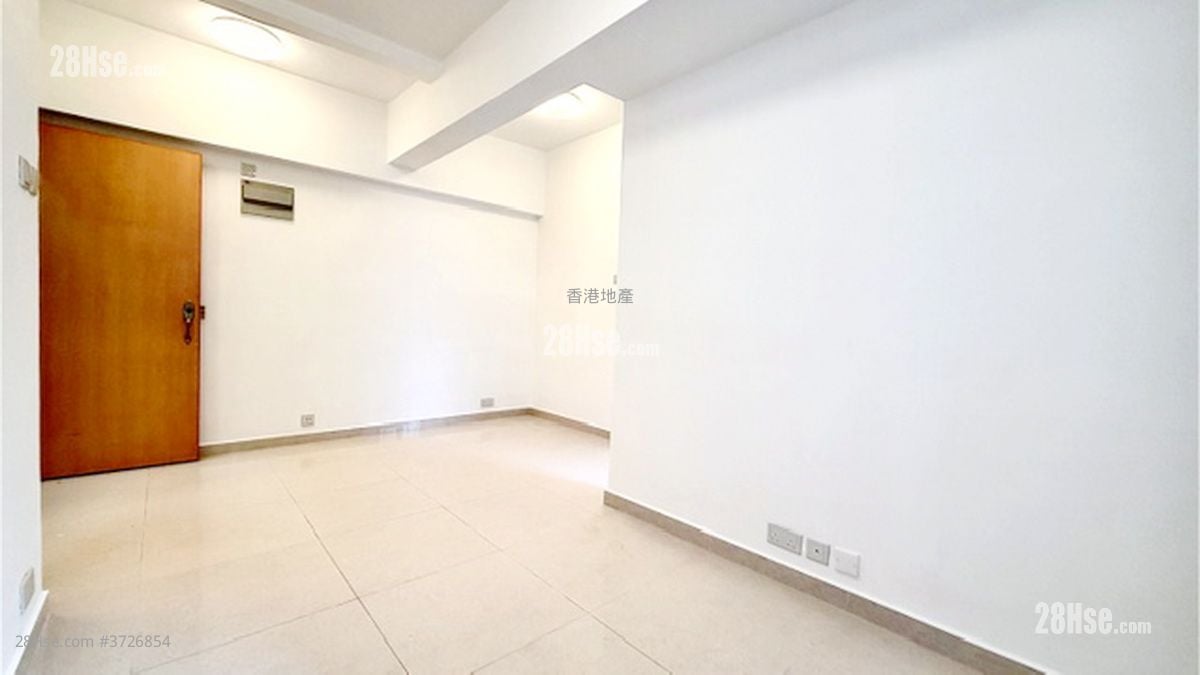 221-221A Wan Chai Road Sell 4 Bedrooms , 2 Bathrooms 784 ft²