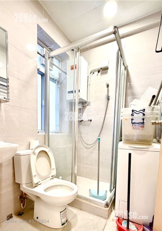 221-221A Wan Chai Road Sell 4 Bedrooms , 2 Bathrooms 784 ft²