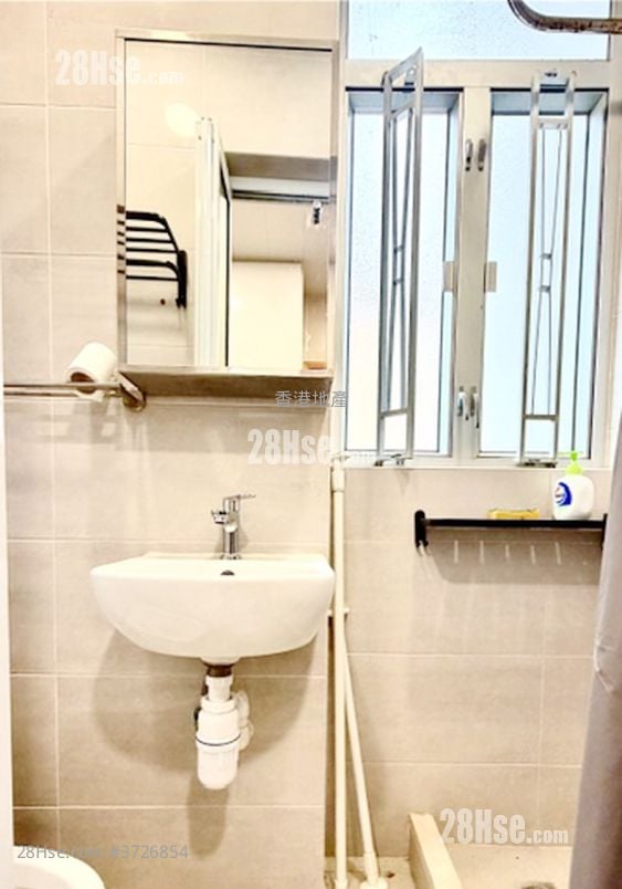 221-221A Wan Chai Road Sell 4 Bedrooms , 2 Bathrooms 784 ft²