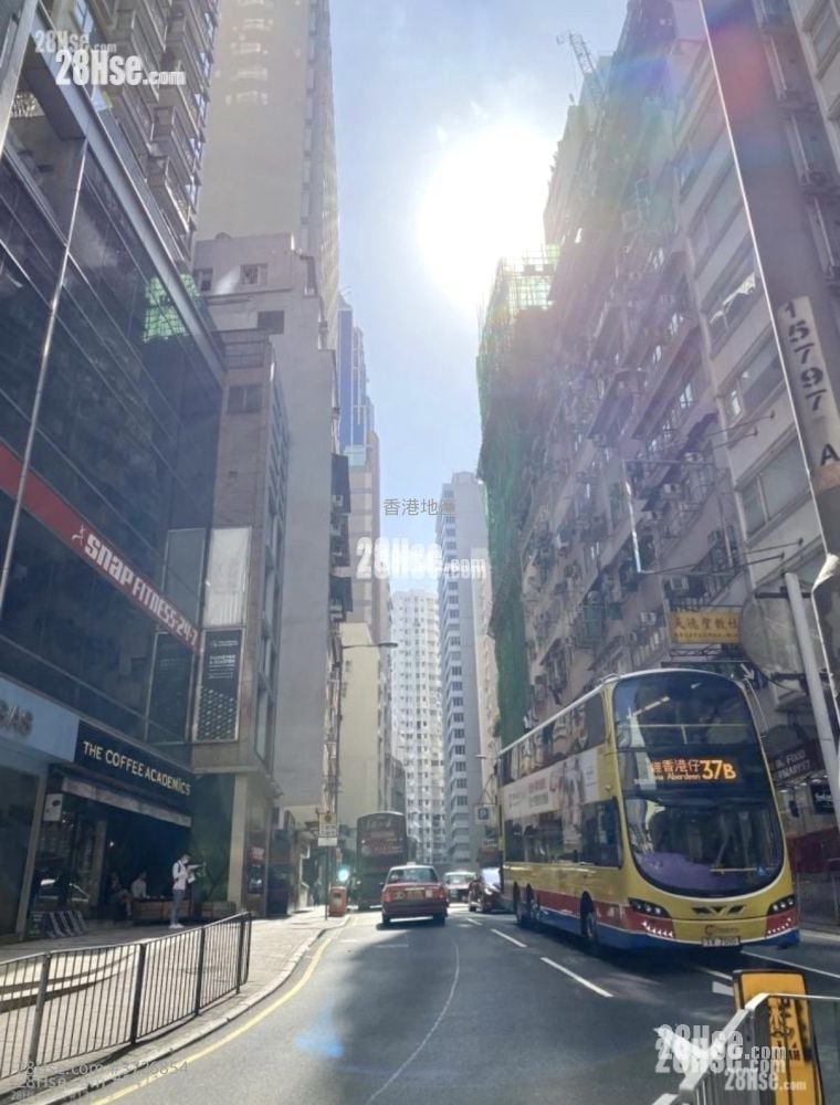 221-221A Wan Chai Road Sell 4 Bedrooms , 2 Bathrooms 784 ft²