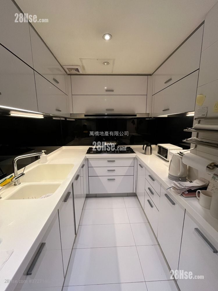 Nam Pak Hong Building Sell 3 Bedrooms , 3 Bathrooms 923 ft²