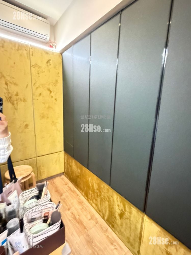 Jade Suites Sell 2 Bedrooms , 1 Bathroom 381 ft²