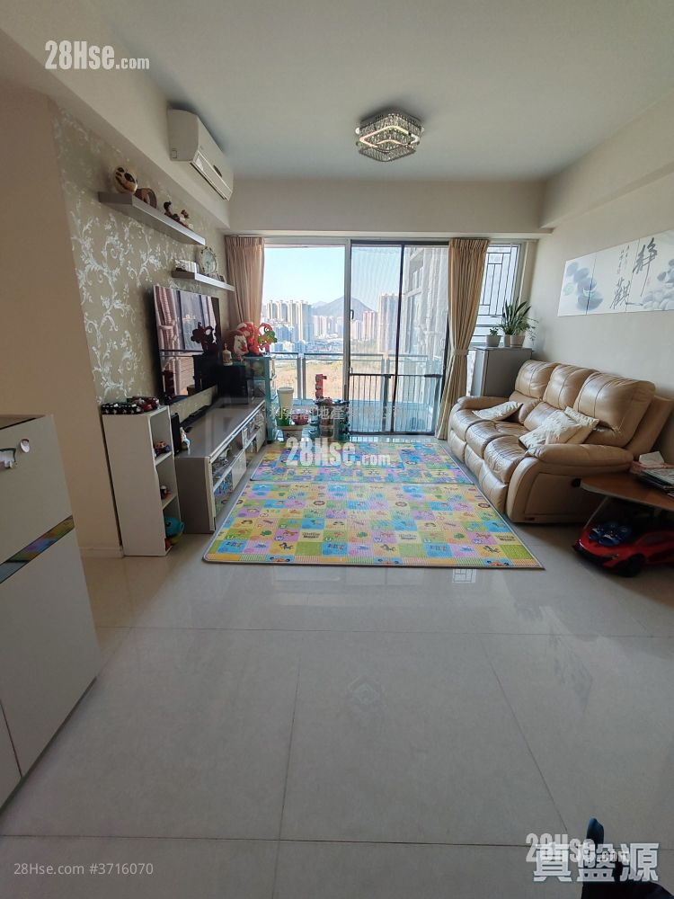 緻藍天 售盤 4 房 , 3 浴室 930 平方呎