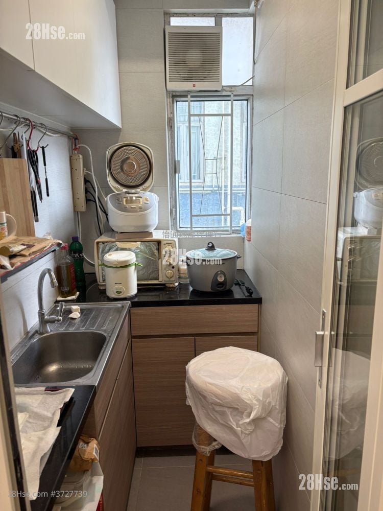 东强大厦 售盘 2 房 , 1 浴室 242 平方尺