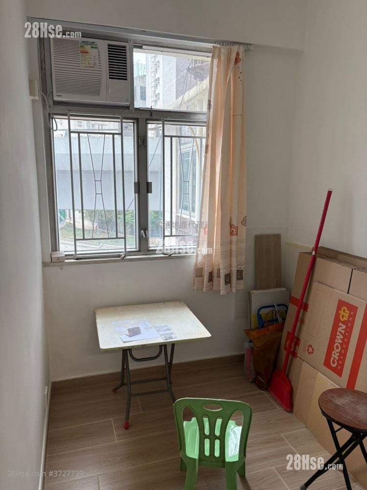 东强大厦 售盘 2 房 , 1 浴室 242 平方尺