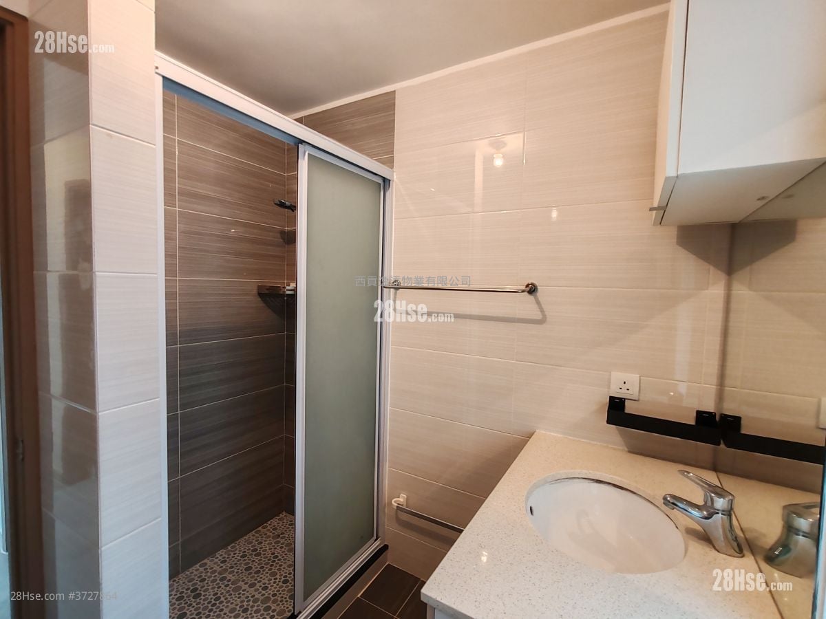 村屋 租盘 3 房 , 1 浴室 630 平方尺