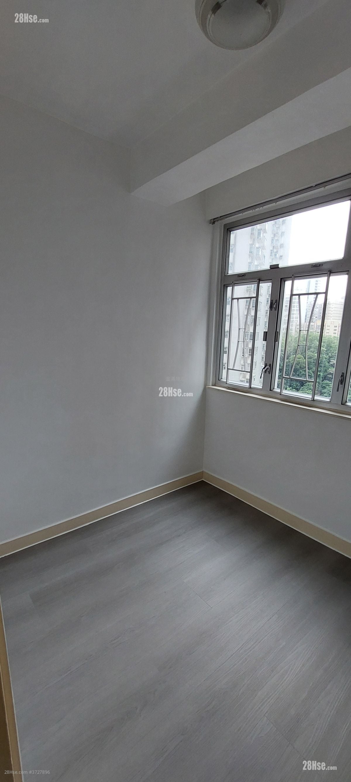 Tsuen Wan Centre Sell 1 Bedroom 324 ft²