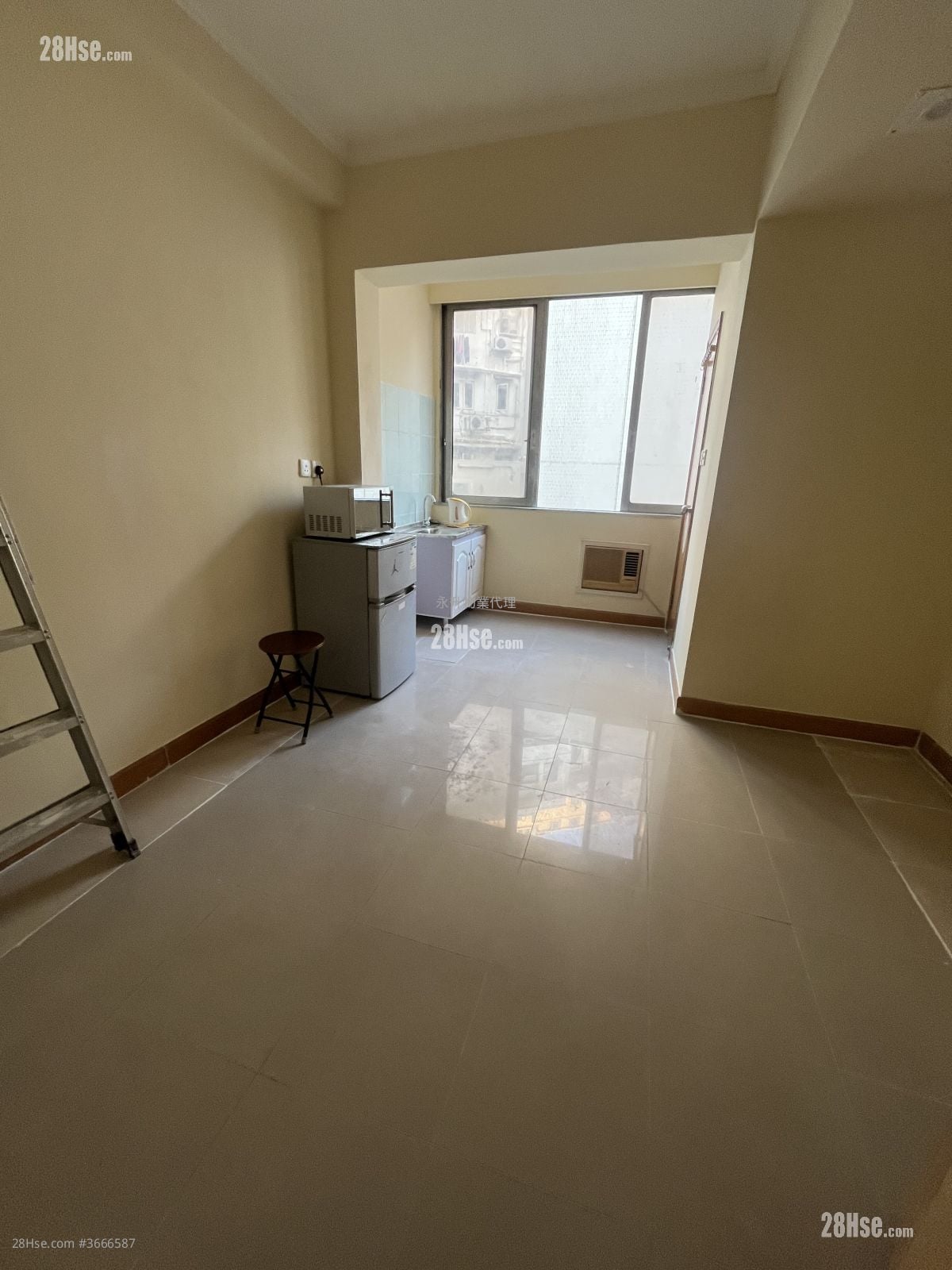 No.9 Soares Avenue Rental Studio , 1 Bathroom 120 ft²